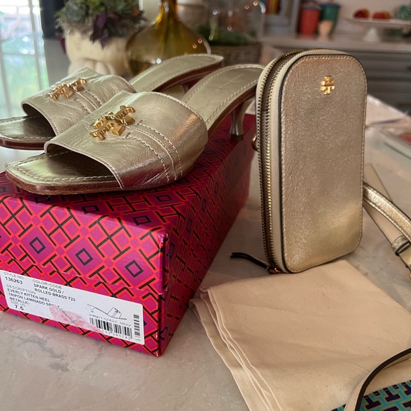 Tory Burch Everly kitten heel in Spark gold and Rolled brass. - Picture 2 of 2